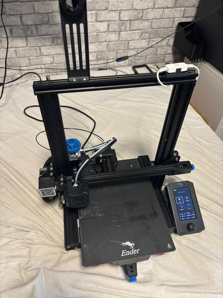3d printer Creality ender 3v2 met extra nieuwe onderdelen., Computers en Software, 3D Printers, Zo goed als nieuw, Ophalen