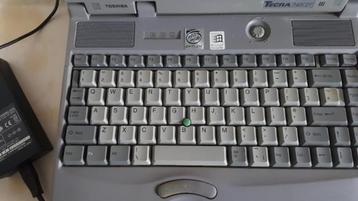Toshiba Tecra  740CDT vintage laptop uit 1997 beschikbaar voor biedingen