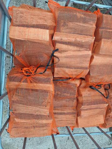 Haardhout "HAAGBEUK" in zak te koop beschikbaar voor biedingen