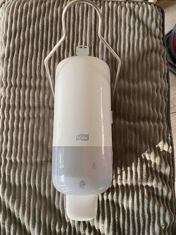 Zeepdispenser Tork beschikbaar voor biedingen