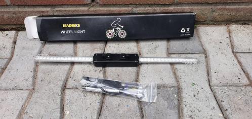te koop lange fiets velichting voor in het wiel 42 cm lang, Fietsen en Brommers, Fietsaccessoires | Fietsverlichting, Verlichtingsset