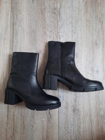 Dames laarsjes TANGO beschikbaar voor biedingen