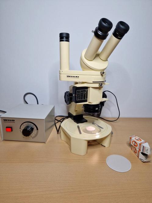 Wild Heerbrugg M4 Trinoculaire microscoop. zeldzaam !, Hobby en Vrije tijd, Vergrootglazen, Loepen en Loeplampen, Zo goed als nieuw