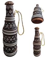 Geometrisch hand gesneden fles leder :Totaal gemeten: 25 * 7, Antiek en Kunst, Ophalen of Verzenden