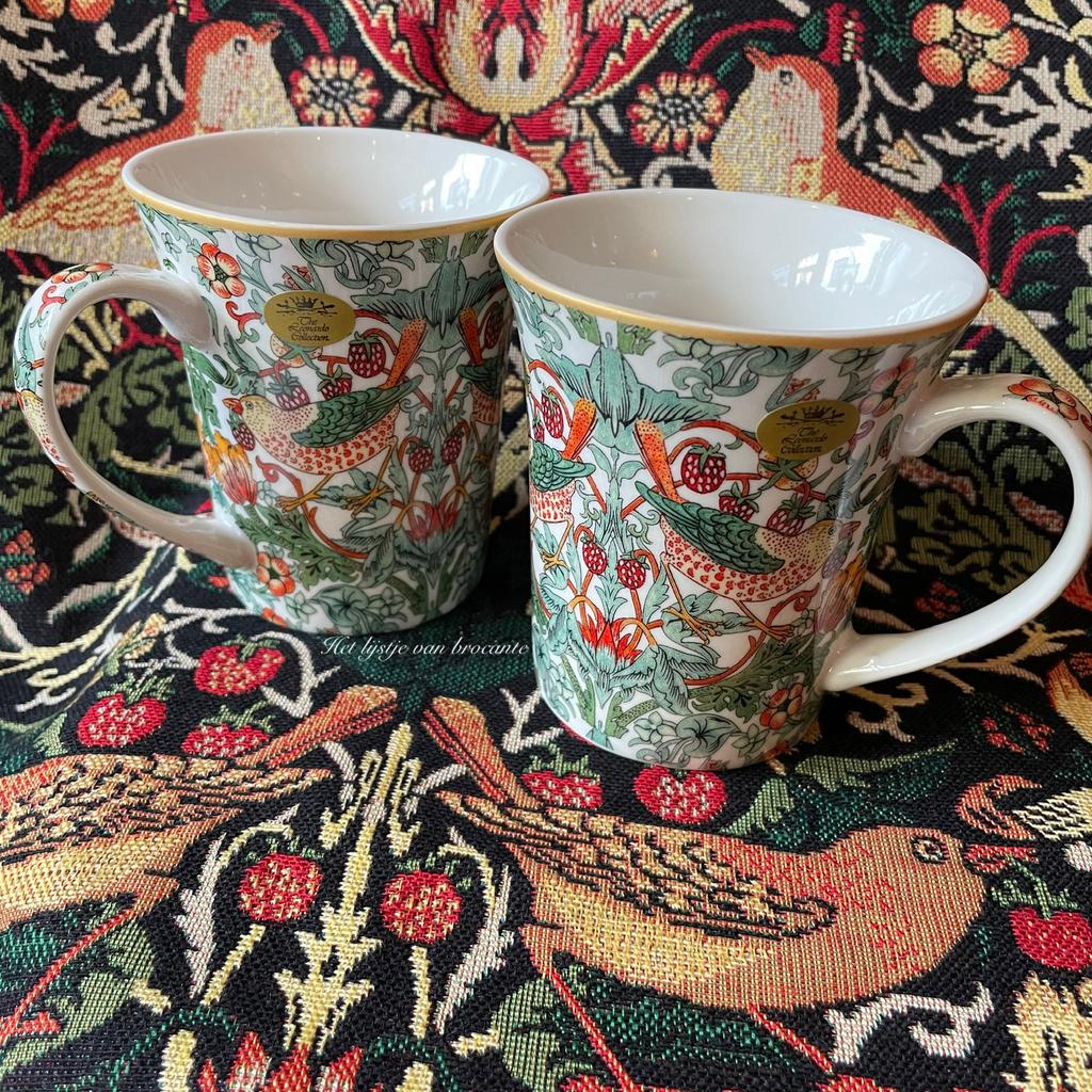 Engelse set beker William Morris Strawberry Thief 2 stuks, Info@geharo.nl, Nieuw, Ophalen of Verzenden, Kop(pen) en/of Schotel(s)
