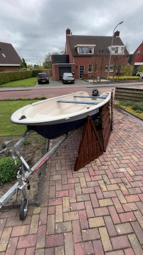Motorboot, Watersport en Boten, Motorboten en Motorjachten, Zo goed als nieuw, Polyester, Tot 6 meter, Benzine, Buitenboordmotor