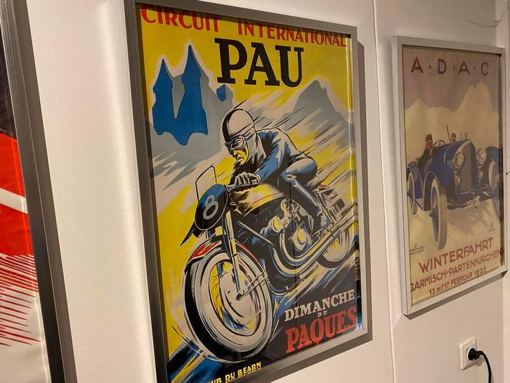 Motorrace Poster Pau 50x70Jaren 60 - Ingelijst vintage retro, Antiek en Kunst, Kunst | Overige Kunst, Ophalen