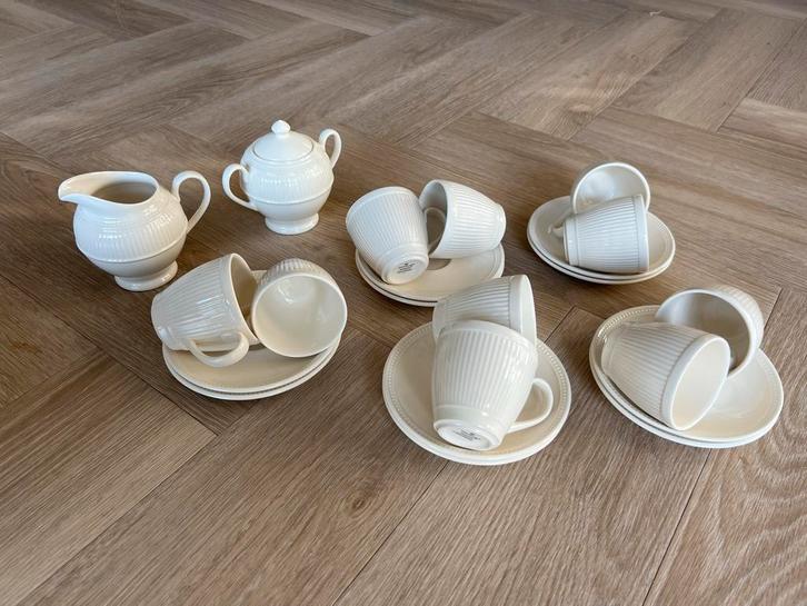 Wedgwood Windsor kop en schotel set + melkkan & suikerpot, Huis en Inrichting, Keuken | Servies, Zo goed als nieuw, Kop(pen) en/of Schotel(s)