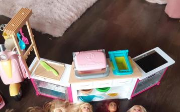 Barbie keukenset met accessoires beschikbaar voor biedingen