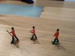 3 oude britains soldaatjes, Ophalen of Verzenden, Gebruikt