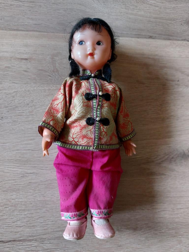 Antieke Chinese pop / alleen ergens gestaan / 25 cm, Verzamelen, Poppen, Ophalen of Verzenden, Zo goed als nieuw, Pop