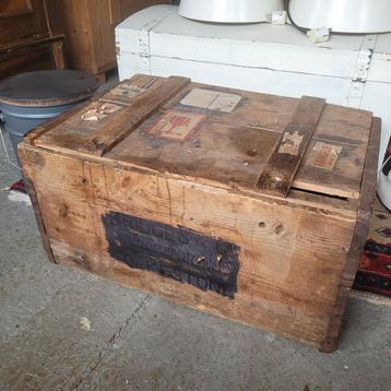 Brocante oude houten kist, opbergkist, dekenkist beschikbaar voor biedingen