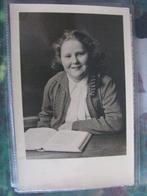 Vintage schoolfoto foto meisje 1, Verzamelen, Foto, Ophalen of Verzenden, Zo goed als nieuw, 1940 tot 1960