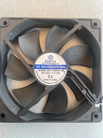 Koelventilatoren 120x120x25 mm 12v beschikbaar voor biedingen