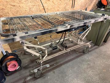 Elektrisch Ziekenhuisbed Werkbank beschikbaar voor biedingen