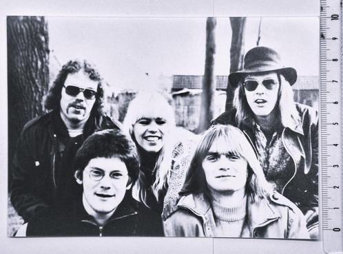 RIVER CITY BAND (werkendam) Karin Driessen e.a., Verzamelen, Muziek, Artiesten en Beroemdheden, Zo goed als nieuw, Foto of Kaart
