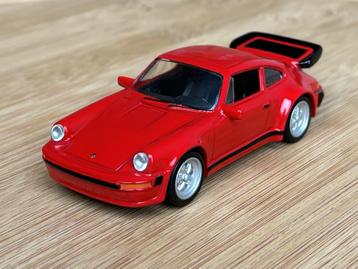 Porsche 911 930 Turbo rood 1:43 DelPrado beschikbaar voor biedingen