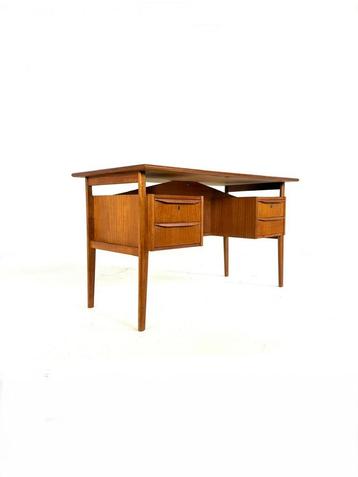 Vintage teakhouten bureau, Gunnar Nielsen Tibergaard ‘60 beschikbaar voor biedingen