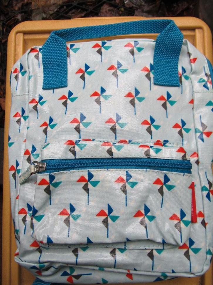 Engel rugzakje in nieuwstaat met een molen-patroon, Antiek en Kunst, Antiek | Speelgoed, Ophalen of Verzenden