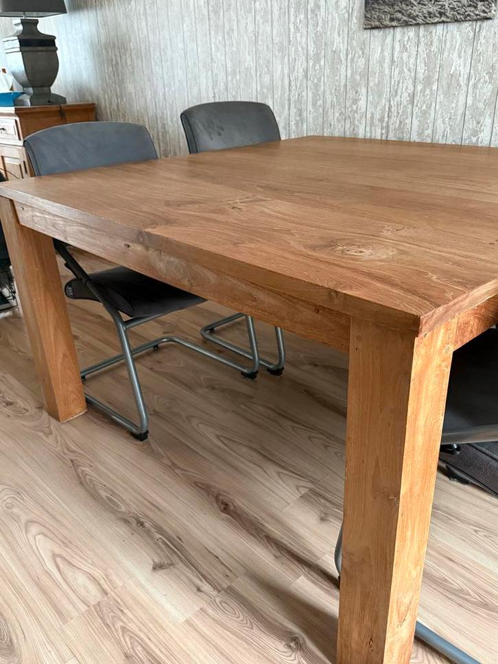 Teak eettafel - 140x140 cm, Huis en Inrichting, Tafels | Eettafels, Gebruikt, 100 tot 150 cm, Vier personen, Vierkant, Teakhout