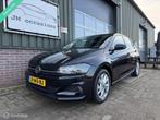 Volkswagen Polo 1.0 TSI DSG Highline|Carplay|Navi|Getint gla, Auto's, Volkswagen, Gebruikt, Euro 6, 95 pk, Zwart