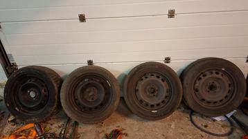 Set stalen velgen Volvo V70 BW/winterbanden beschikbaar voor biedingen
