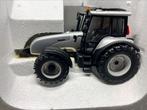 Valtra T serie. 1:32, Hobby en Vrije tijd, Modelauto's | 1:32, Ophalen of Verzenden, Nieuw, Tractor of Landbouw, Universal Hobbies