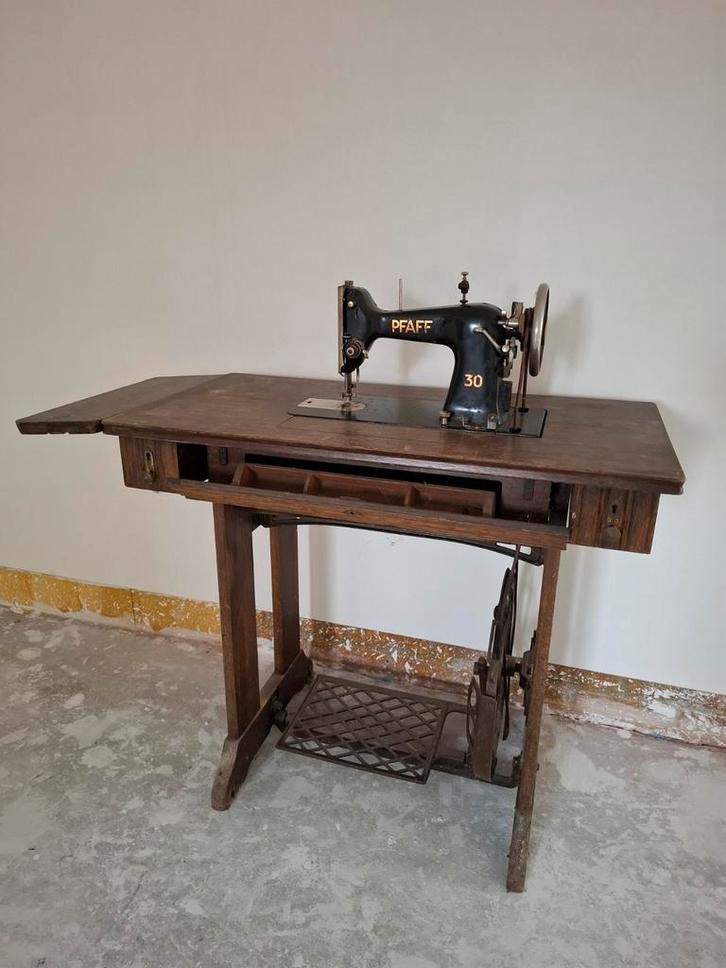 Pfaff 30 Naaimachine - Vintage, Antiek en Kunst, Antiek | Naaimachines, Ophalen