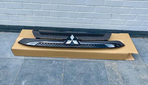 Zwarte siergrill Mitsubishi outlander, Auto-onderdelen, Carrosserie en Plaatwerk, Bumper, Mitsubishi, Voor, Nieuw, Ophalen of Verzenden