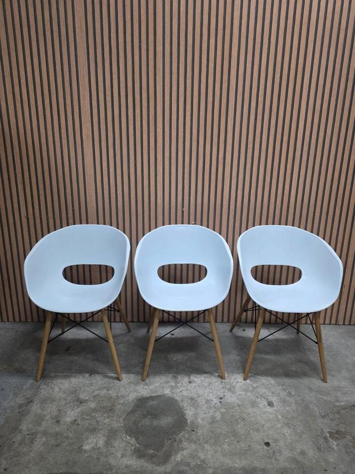 15 x Design stoelen wit kuipstoelen Vitra stijl horeca cafe, Huis en Inrichting, Stoelen, Zo goed als nieuw, Vijf, Zes of meer stoelen