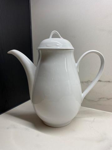 Porselein koffie- theepot wit beschikbaar voor biedingen