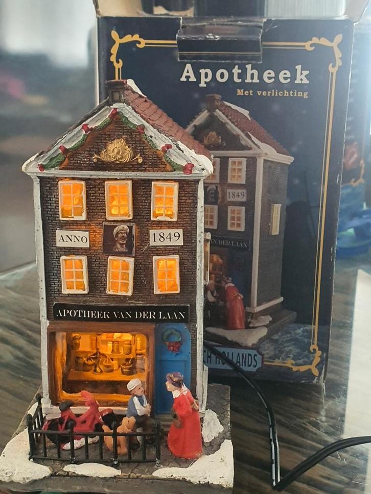 Apotheek van der Laan van Typisch Hollands, Diversen, Kerst, Zo goed als nieuw, Ophalen of Verzenden
