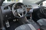 Volkswagen Tiguan 1.4 TSI eHybrid 2x R-Line Pano Trekhaak Na, Auto's, Volkswagen, 4 cilinders, USB, Leder en Stof, Zwart