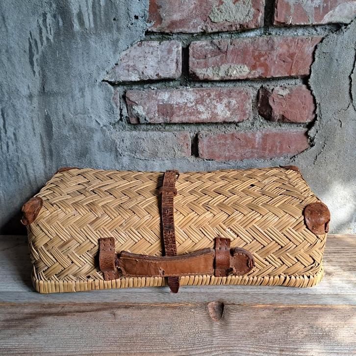 Oude brocante rieten perronmand reismandje mandje *Etage3*, Huis en Inrichting, Woonaccessoires | Overige, Gebruikt, Ophalen of Verzenden
