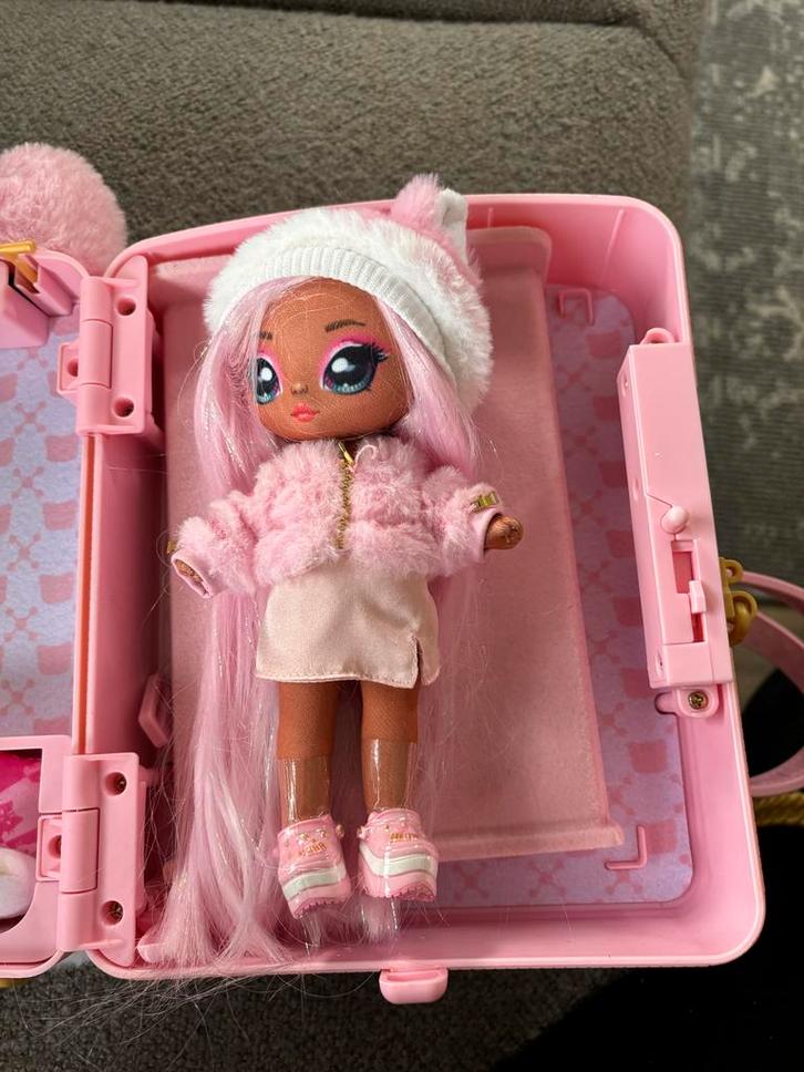 Leuke Na! Na! Na! Surprise pop met accessoires, Kinderen en Baby's, Speelgoed | Poppen, Zo goed als nieuw, Overige typen, Ophalen of Verzenden