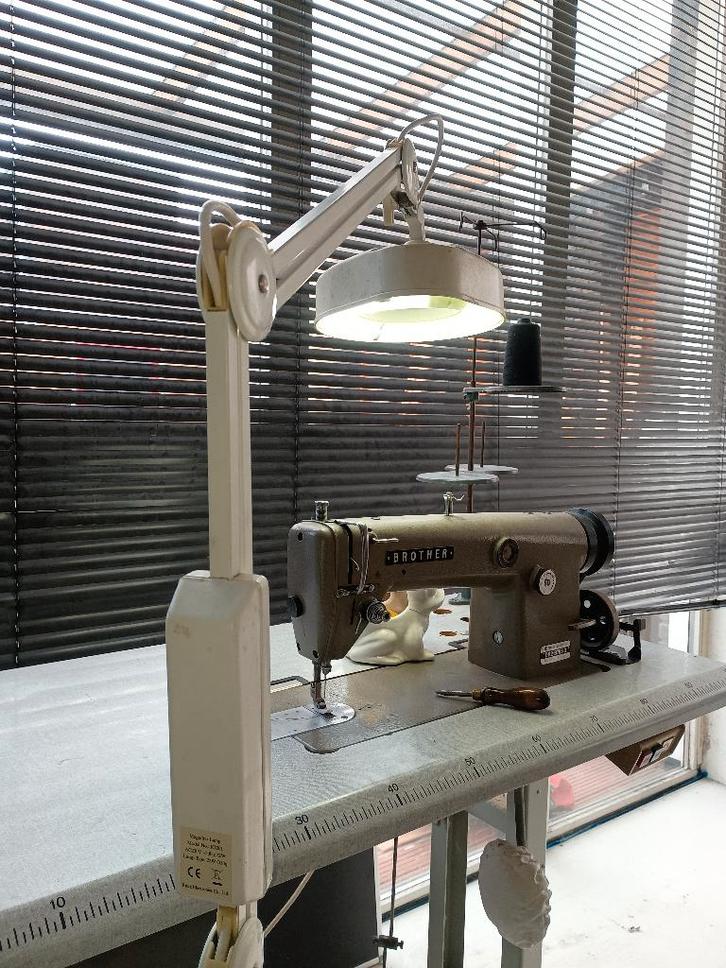 Brother industriële naaimachine  compleet, Hobby en Vrije tijd, Naaimachines en Toebehoren, Gebruikt, Naaimachine, Brother, Ophalen