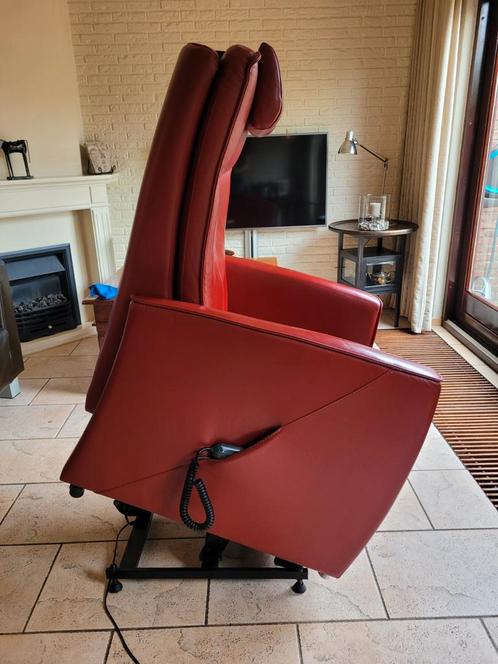 Sta-op-stoel Prominent met massagestand, Huis en Inrichting, Fauteuils, Gebruikt, Leer, 50 tot 75 cm, 125 tot 150 cm, Ophalen of Verzenden