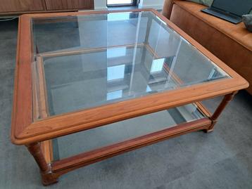 Design salontafel 115x115 cm massief kersenhout en glas beschikbaar voor biedingen