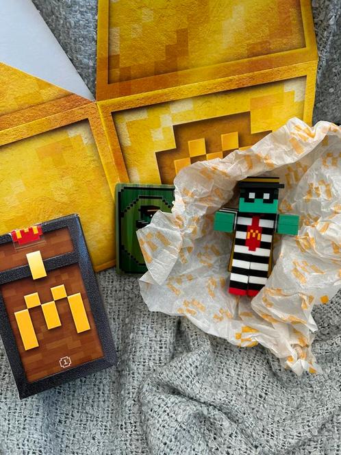 Zombie, ongebruikte code, twee doosjes Minecraft x McDonald’, Hobby en Vrije tijd, Gezelschapsspellen | Overige, Nieuw, Ophalen of Verzenden