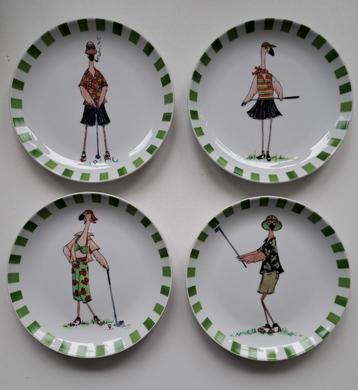 Set van vier Anne Ormsby Golfing Flamingo-bordjes beschikbaar voor biedingen