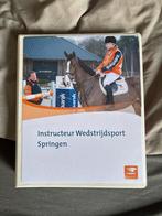 Instructeur Wedstrijdsport Springen - KNHS, Ophalen of Verzenden, Gelezen, Overige sporten