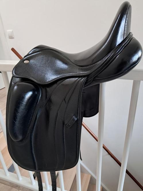 fairfax Rebecca 17 inch en kentaur springzadel 17.5 inch, Dieren en Toebehoren, Paarden en Pony's | Zadels, Gebruikt, Springen