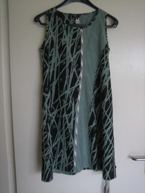 Prachtig groen-zwart a-lijn jurkje SKUNKFUNK 36-38 snazzeys, Kleding | Dames, Jurken, Zo goed als nieuw, Maat 36 (S), Groen, Knielengte