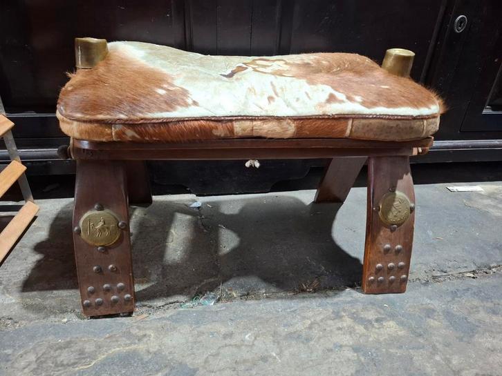 Retro Egyptisch Kamelen Zadelbankje, Huis en Inrichting, Krukjes, Gebruikt, Hout, Ophalen