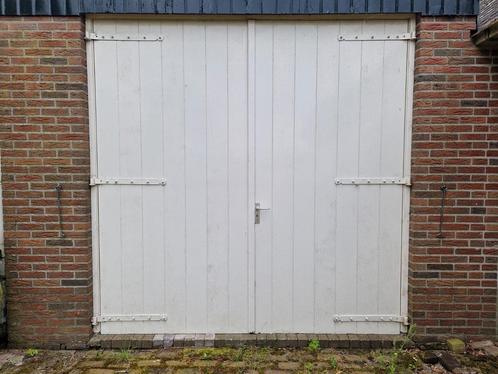 4 x Schuurdeuren garagedeuren hout. 2530  2470 2530 x 2425, Doe-het-zelf en Verbouw, Deuren en Horren, Zo goed als nieuw, Binnendeur