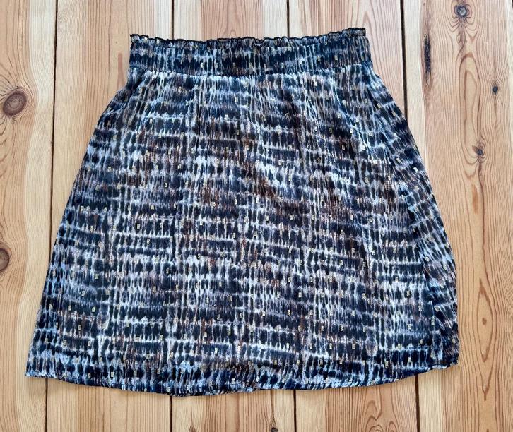 VILA rok - Zwart Beige Bruin Goud Print - Medium / Maat 38, Kleding | Dames, Rokken, Zo goed als nieuw, Maat 38/40 (M), Bruin