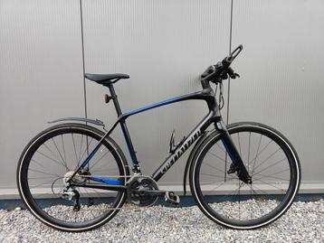 Specialized Sirrus Disc carbon hybride. Maat L. ZGAN! beschikbaar voor biedingen