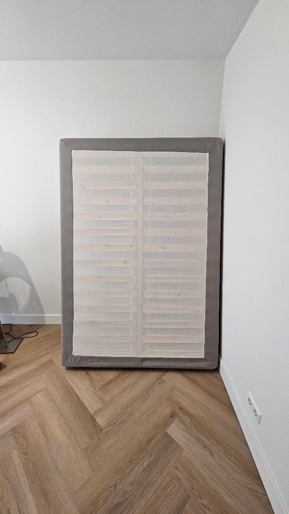 Bedframe 140 x 200, Huis en Inrichting, Slaapkamer | Bedden, Gebruikt, Twijfelaar, 140 cm, 200 cm, Hout, Grijs, Ophalen