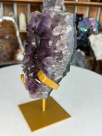 Amethist op standaard, Verzamelen, Mineralen en Fossielen, Ophalen of Verzenden, Mineraal