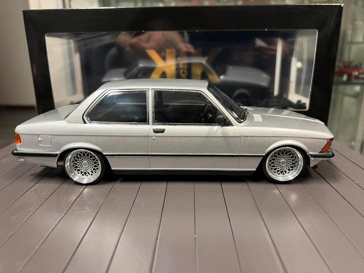 1:18 KK-Scale BMW E21 custom met vaste wielen inc doos, Hobby en Vrije tijd, Modelauto's | 1:18, Gebruikt, Auto, Ophalen of Verzenden